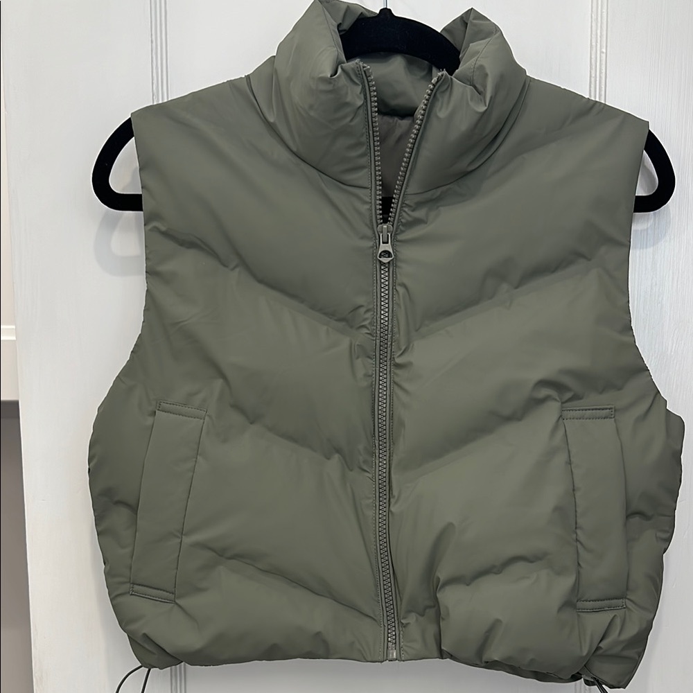 2bella Olive Green Matte Cropped Puffer Vest Sz S